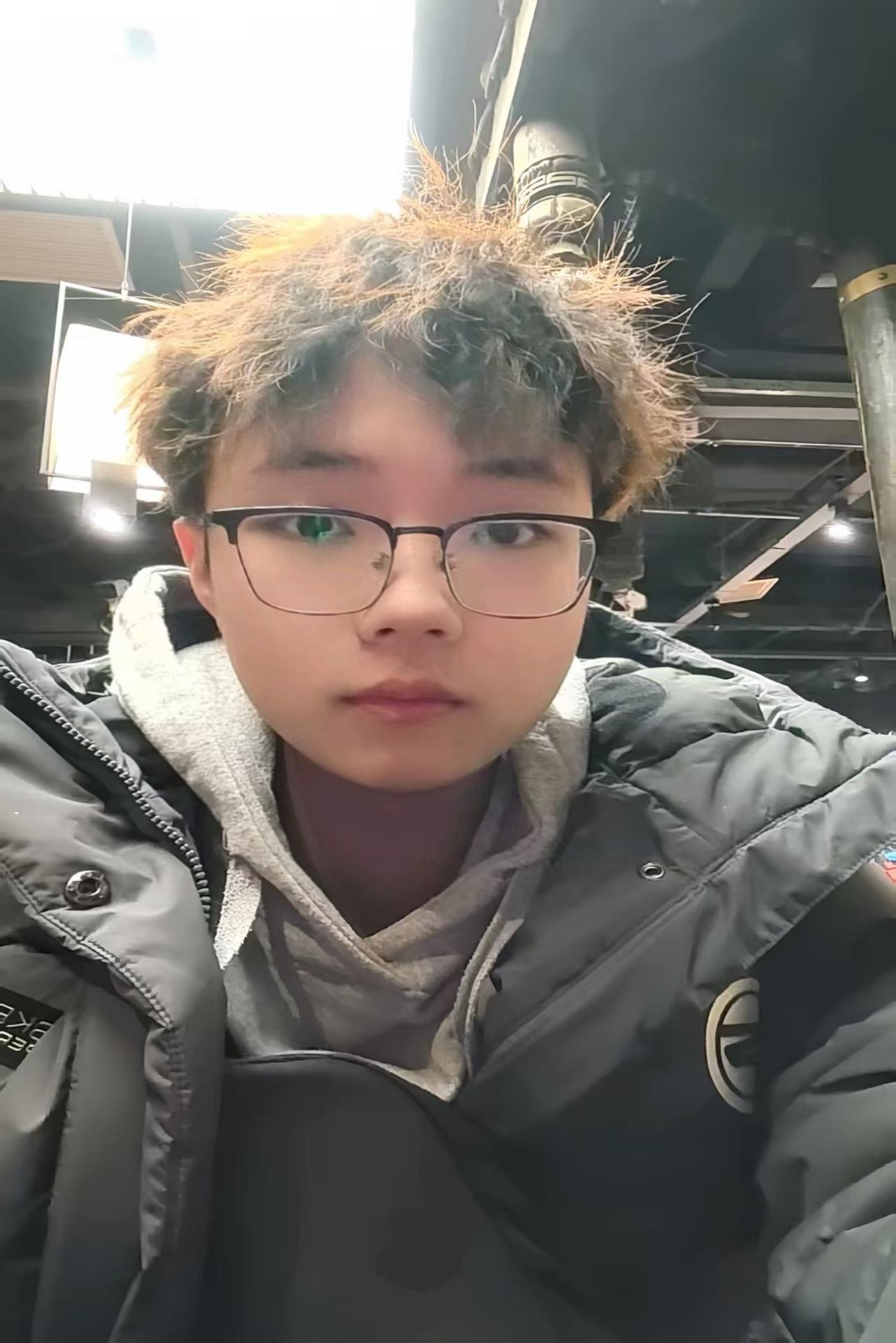韦皓天的个人照片