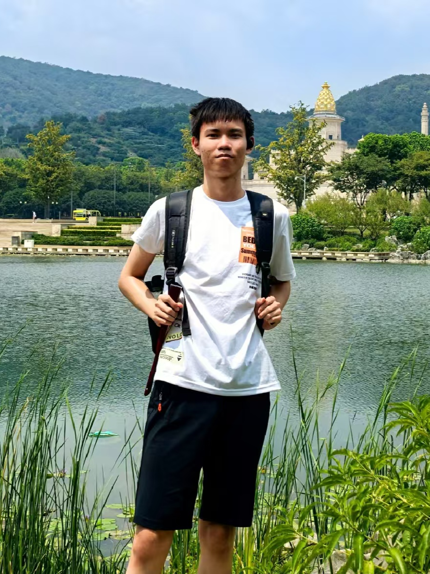 应骐宇的个人照片